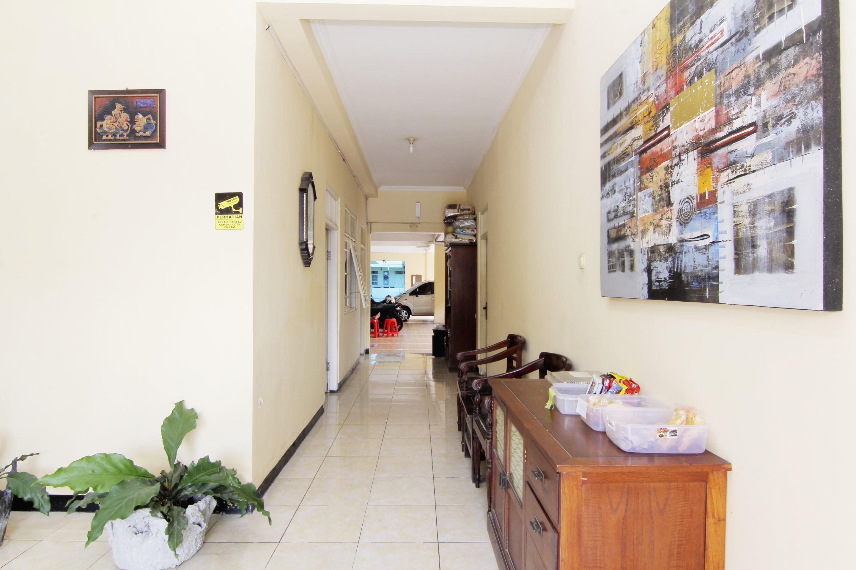 Отель Jj House Gejayan Kejayan Экстерьер фото